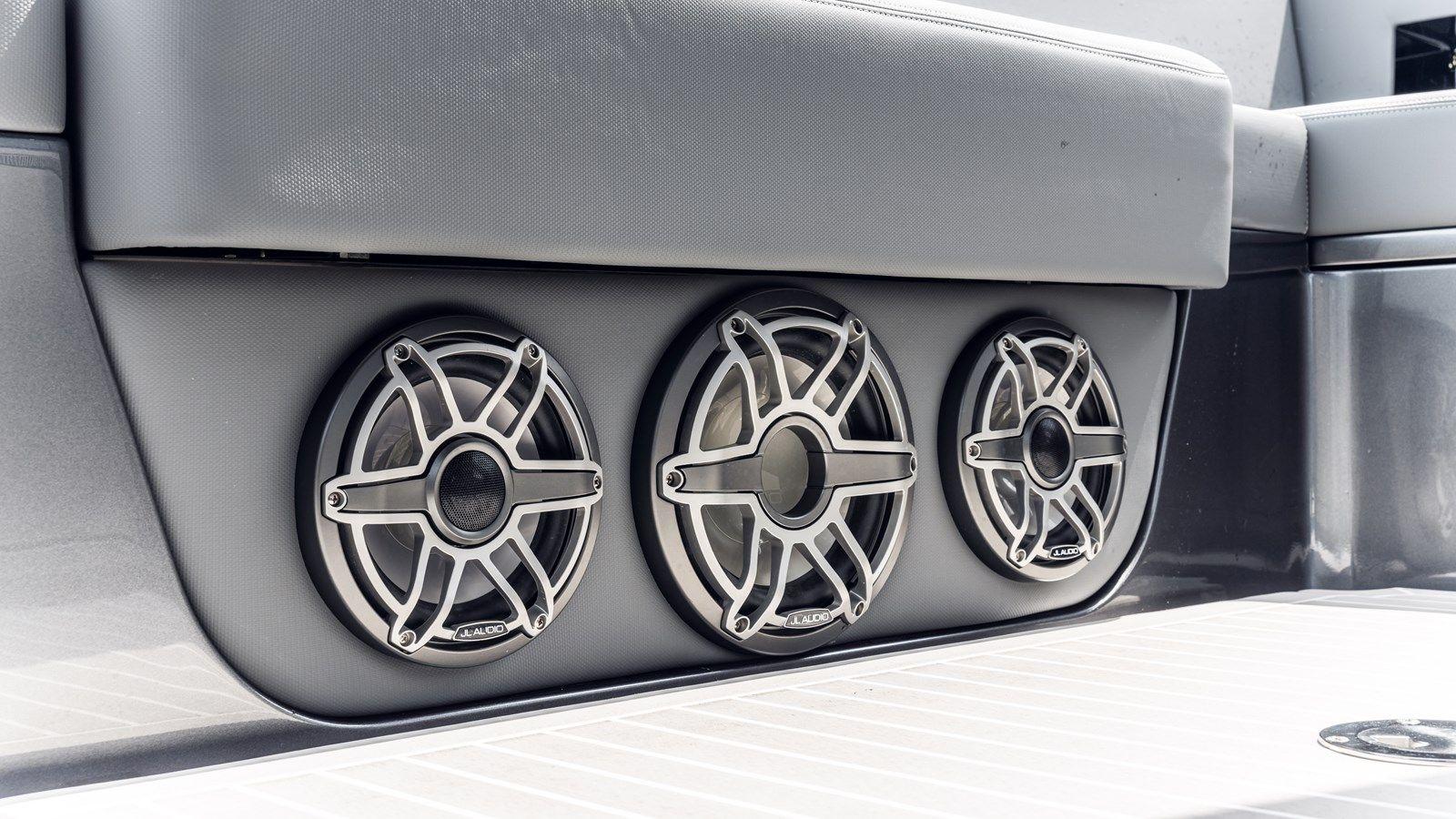 Buy a 42 Auroris - Cigarette Racing at Shestakov Yacht Sales