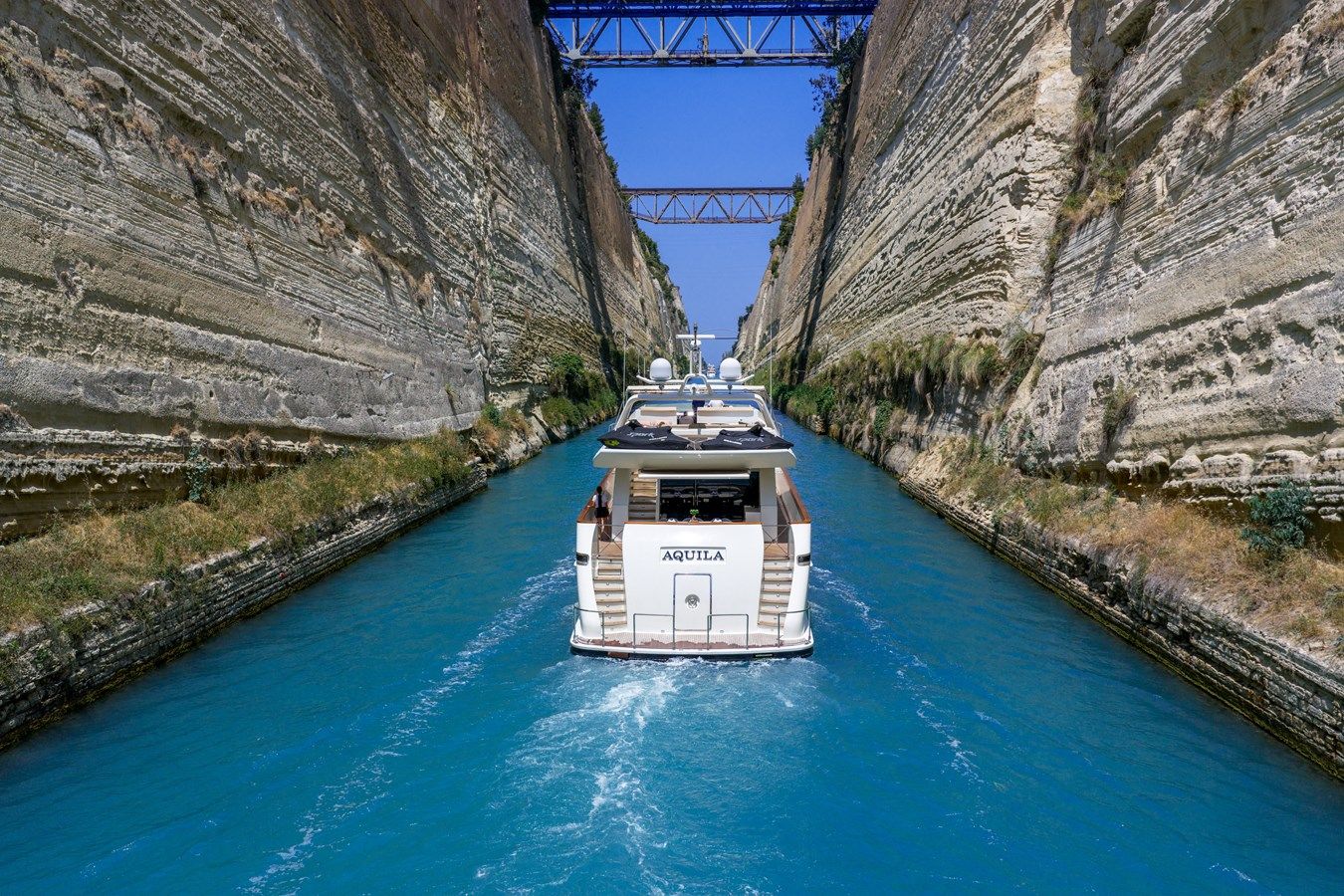 the best price on AQUILA 2003