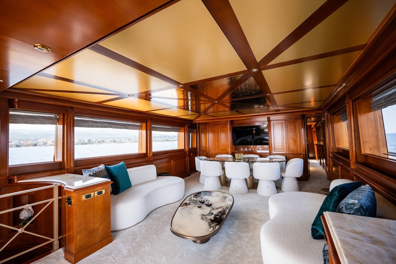 the best price on AQUILA 121