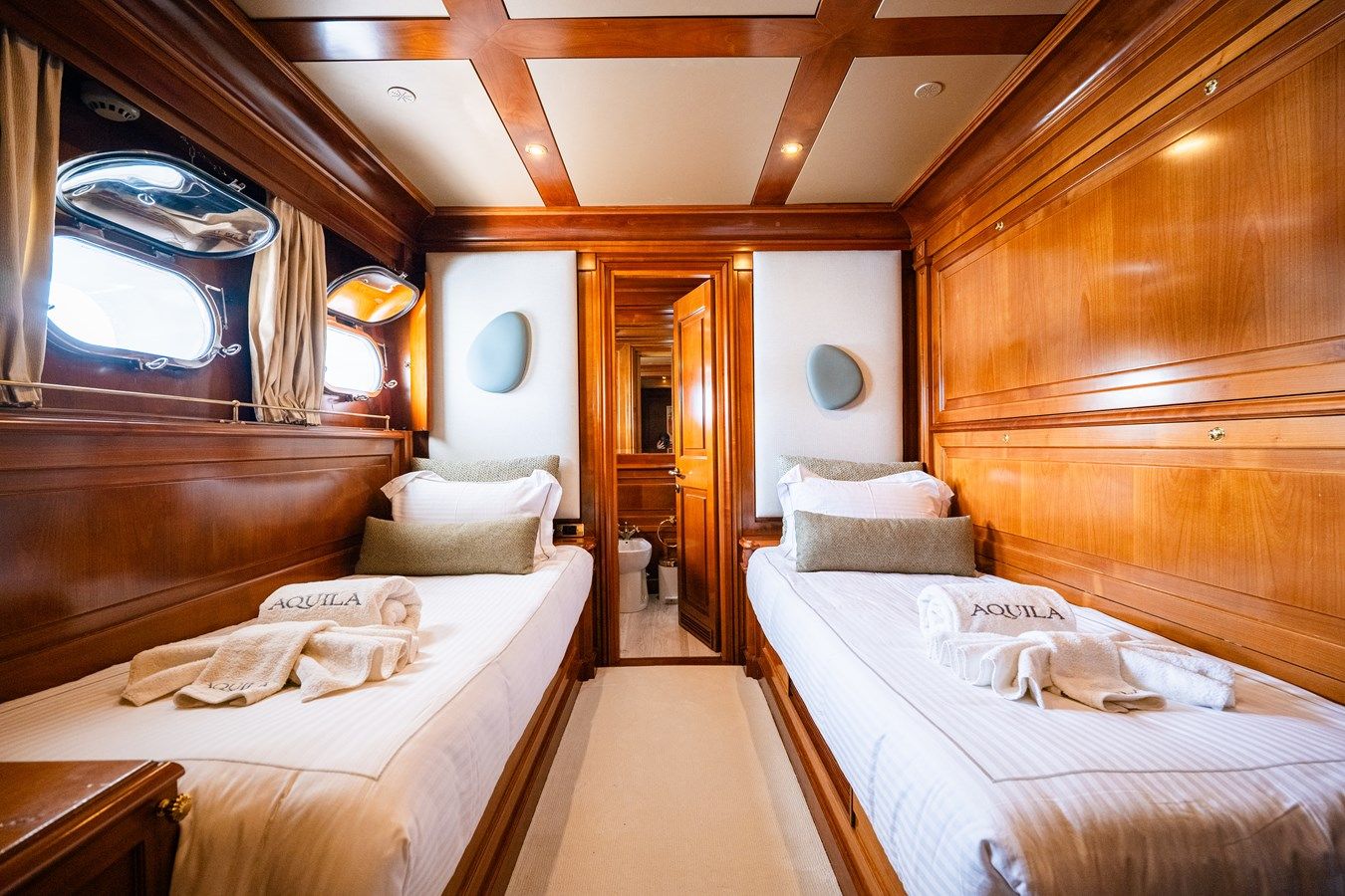 AQUILA 121 yacht sale