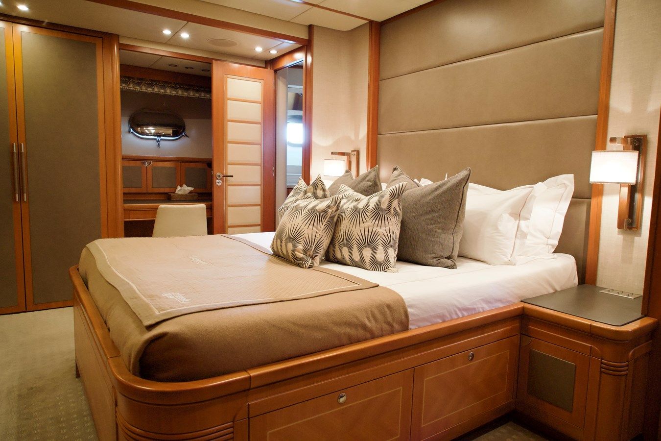 Лучшая цена на CHEEKY TIGER 2004