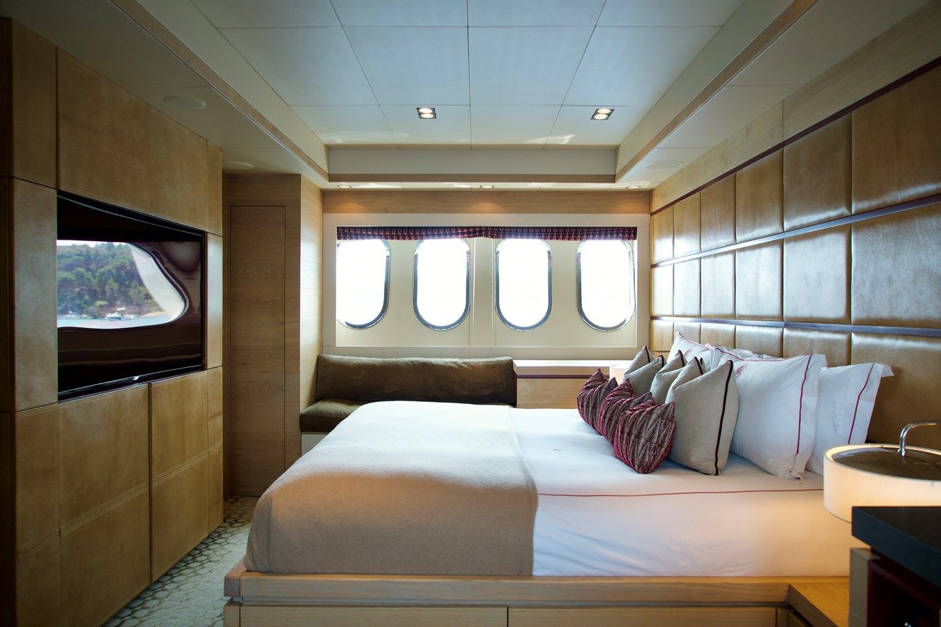 Стоимость яхты CHEEKY TIGER - ARNO LEOPARD