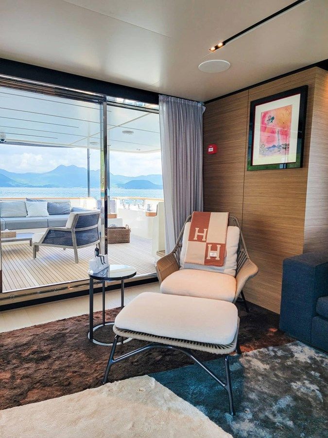 Custom Line Navetta 33 - FERRETTI CUSTOM LINE price