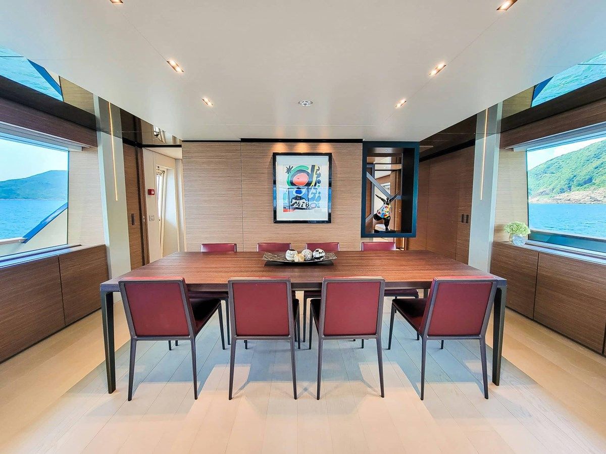 the best price on Custom Line Navetta 33 2019