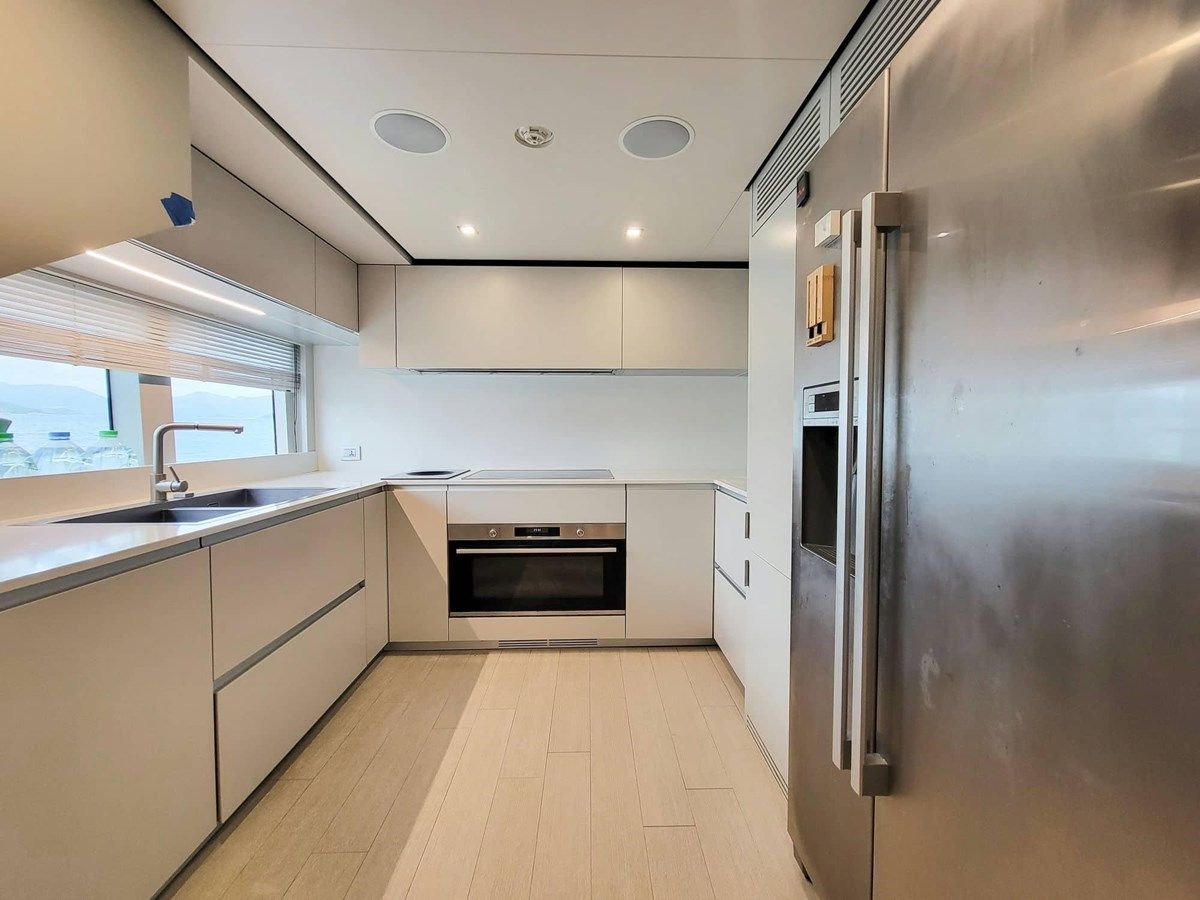 Custom Line Navetta 33 - FERRETTI CUSTOM LINE price