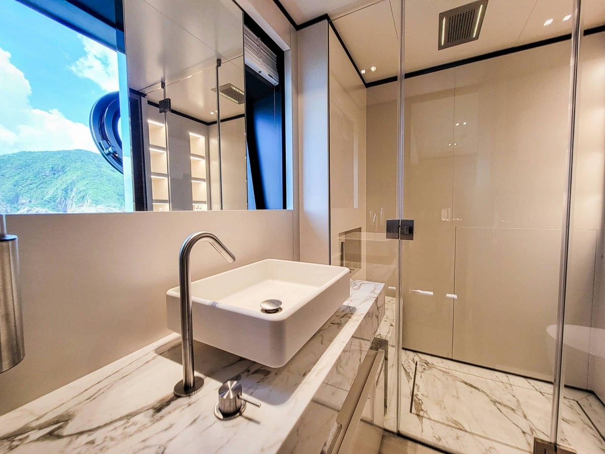 Custom Line Navetta 33 - FERRETTI CUSTOM LINE price