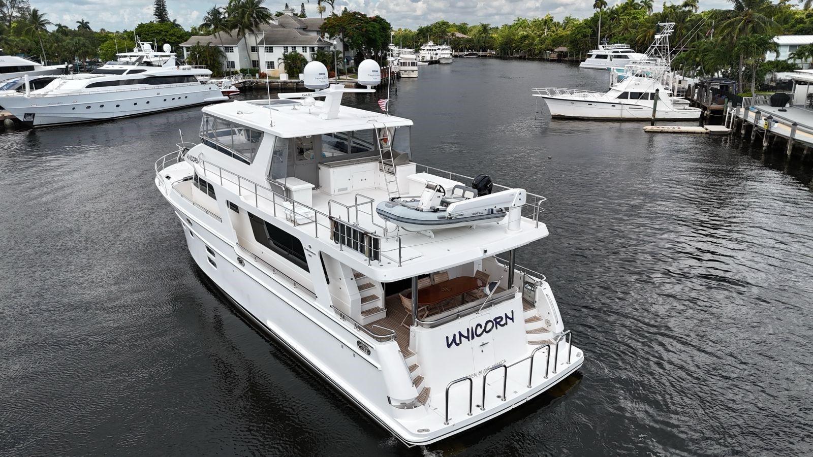 65ft 2020 Endurance 658L, Unicorn