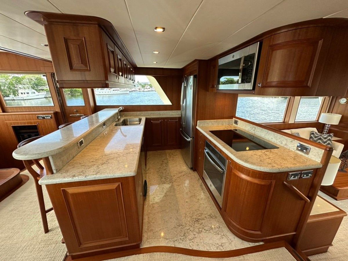 Купить 65ft 2020 Endurance 658L, Unicorn 658L