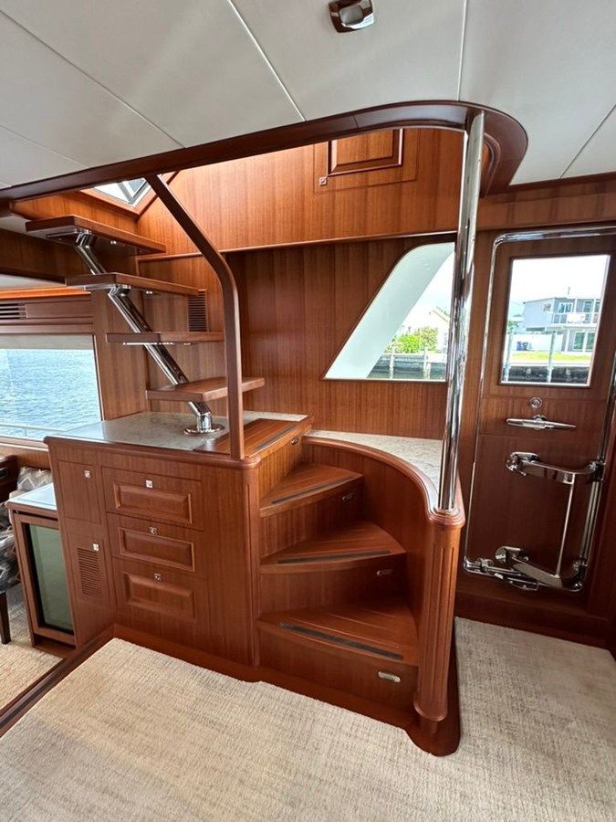 Купить 65ft 2020 Endurance 658L, Unicorn - HAMPTON YACHTS