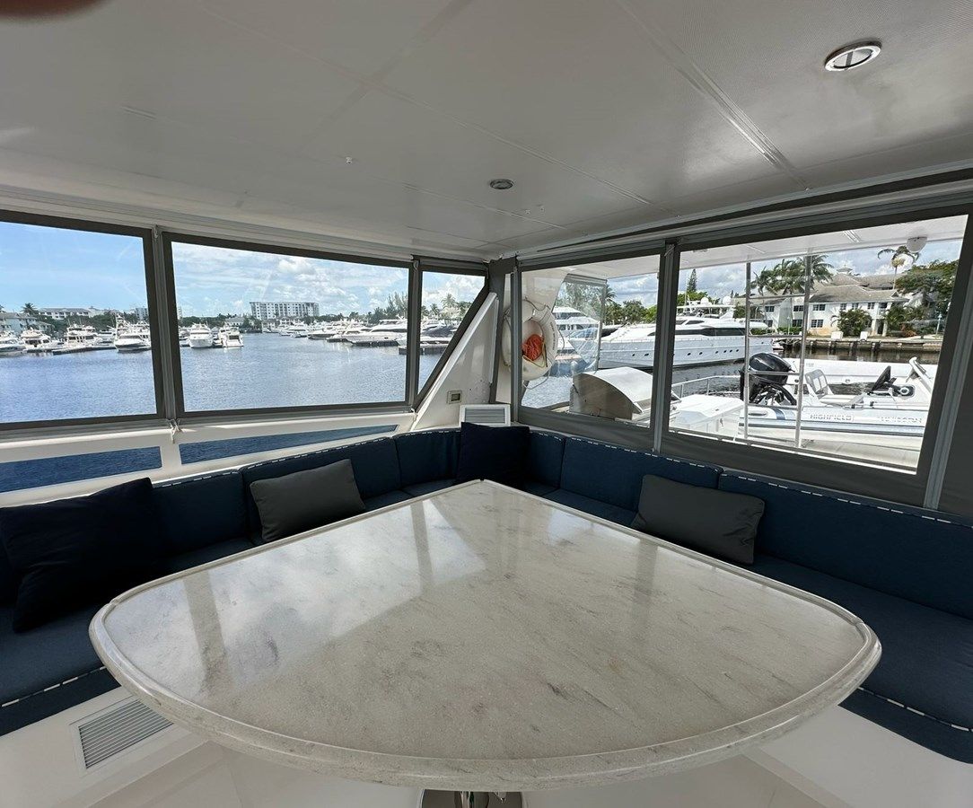 Купить 65ft 2020 Endurance 658L, Unicorn - HAMPTON YACHTS