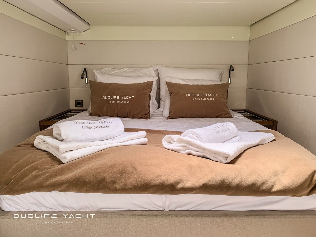 Buy a yacht Lagoon 620 ESSENCE Duolife Yacht 2019