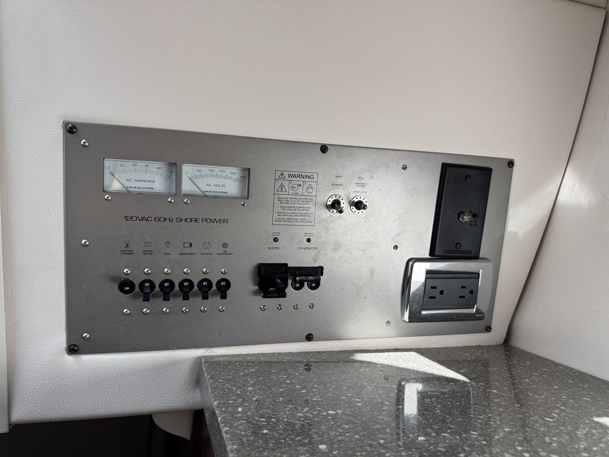 the best price on Four Winns H350 - FOUR WINNS