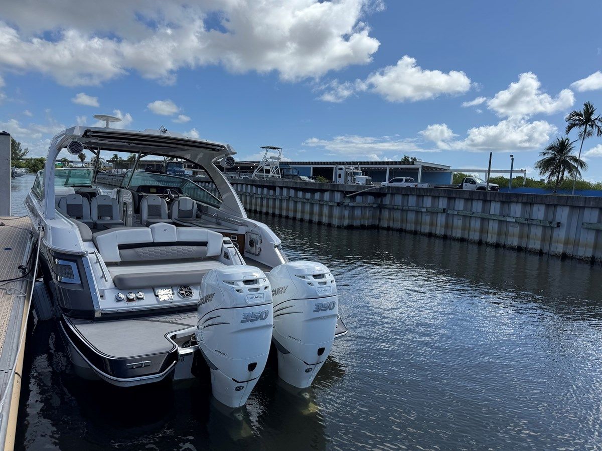 Buy a yacht Four Winns H350 2019