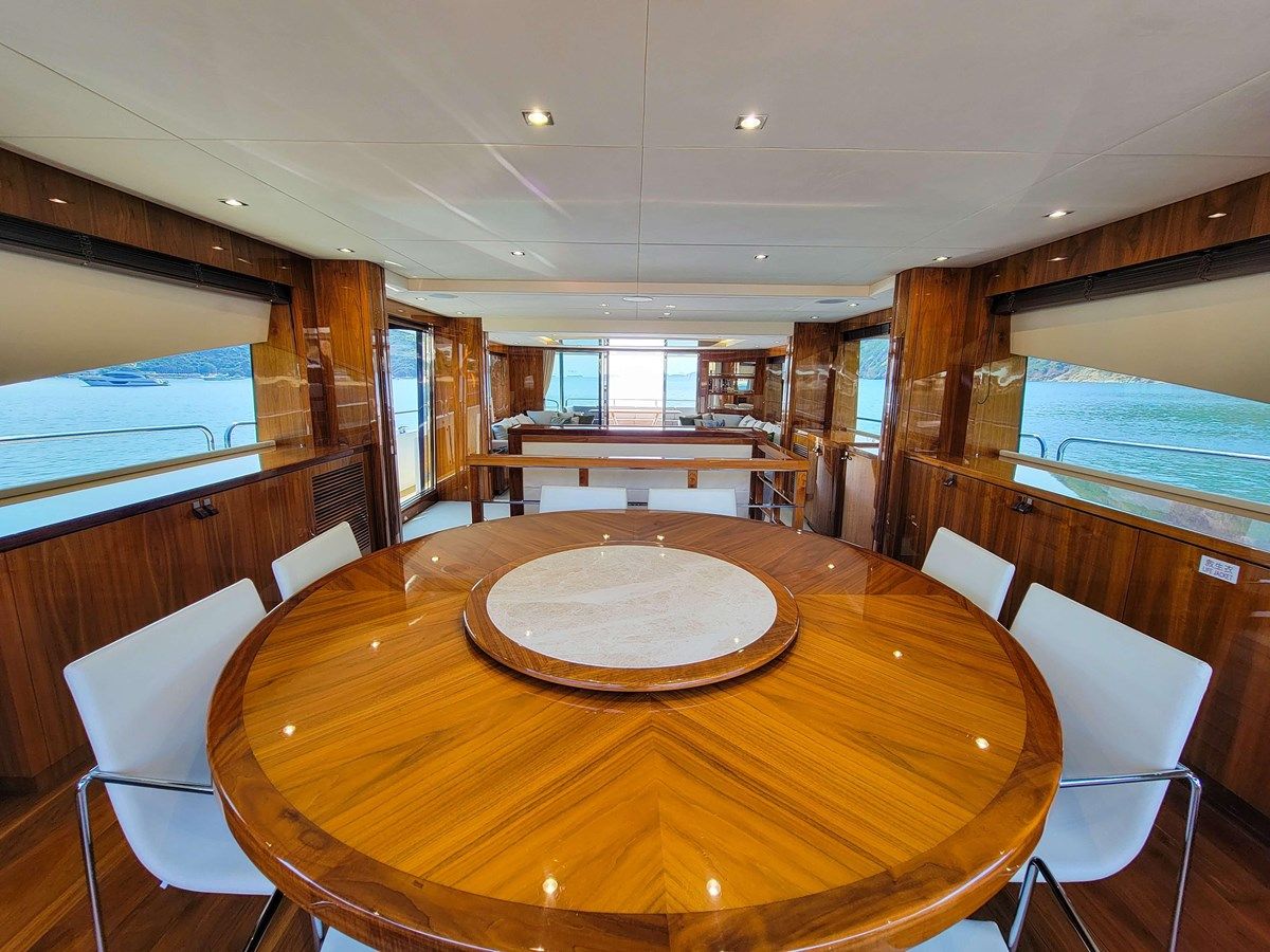Sunseeker 86 Yacht price
