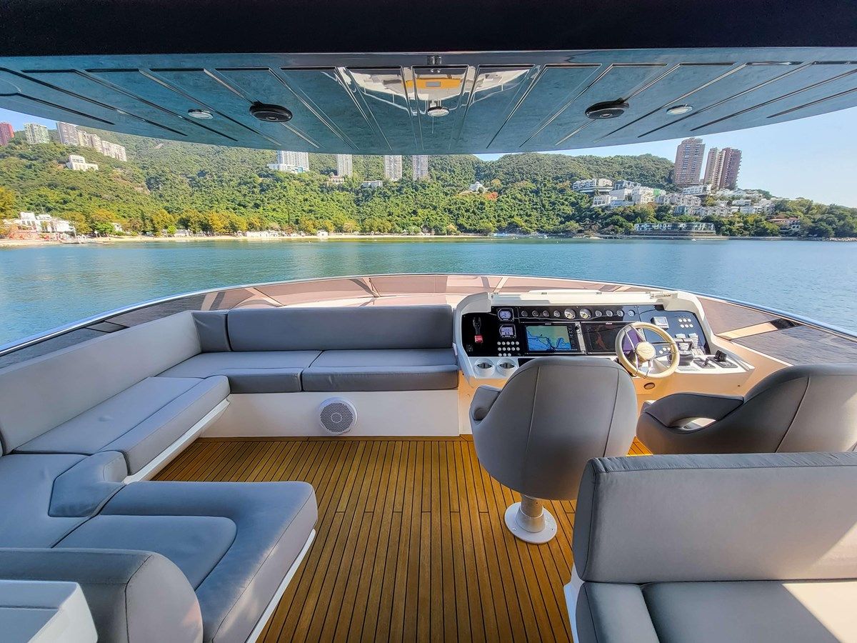 the best price on Sunseeker 86 Yacht