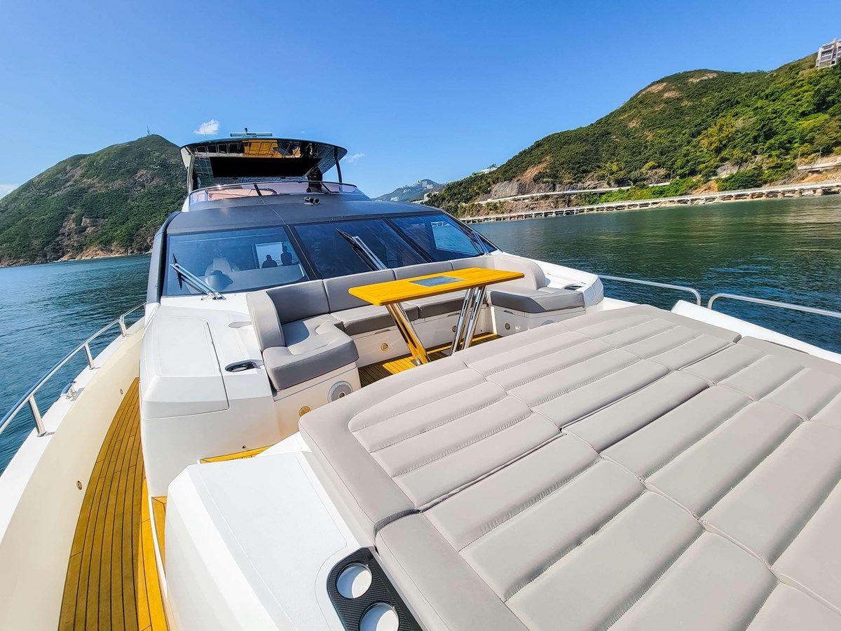 Buy a yacht Sunseeker 86 Yacht Sunseeker 86
