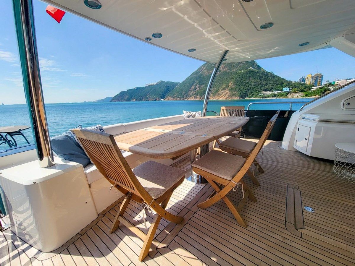 the best price on Sunseeker 86 Yacht