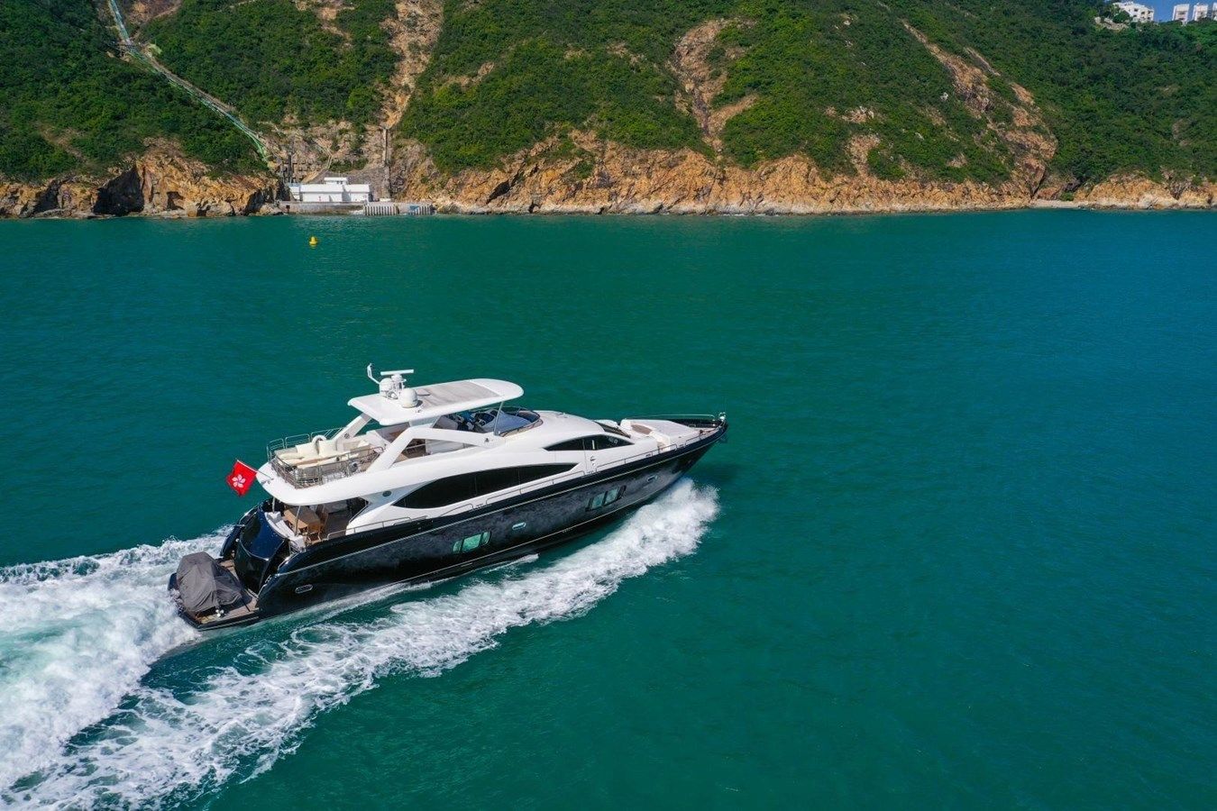 the best price on Sunseeker 86 Yacht 88