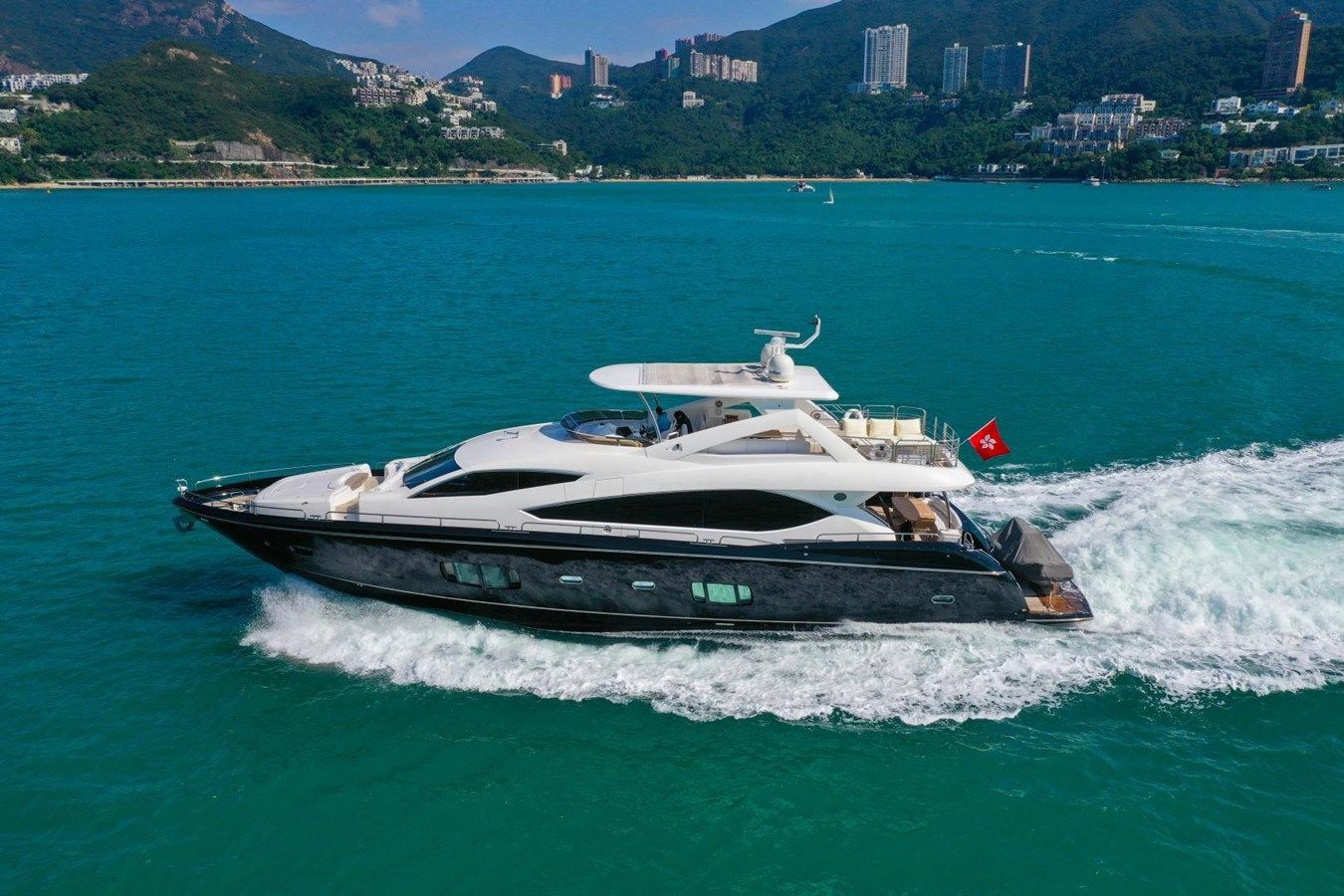 Buy a yacht Sunseeker 86 Yacht Sunseeker 86