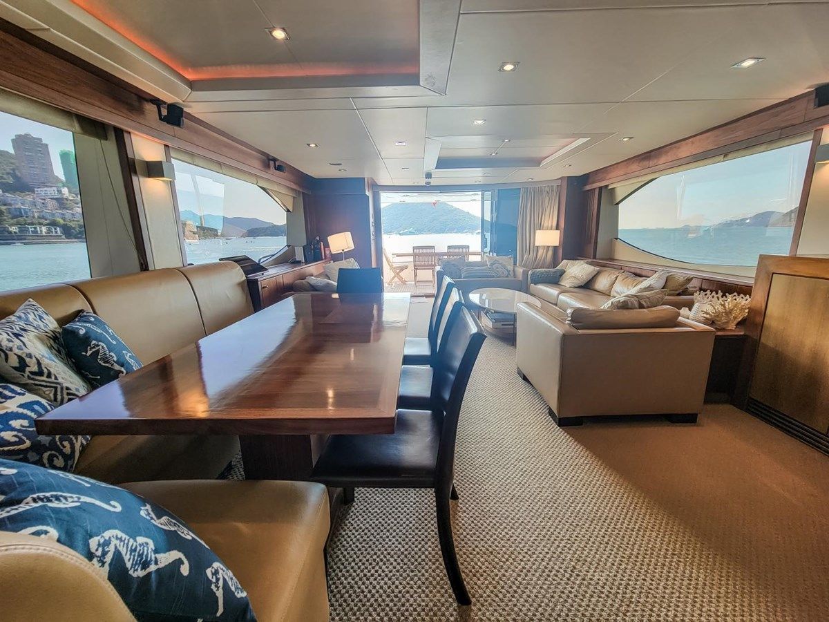 Buy a yacht Sunseeker 86 Yacht 88