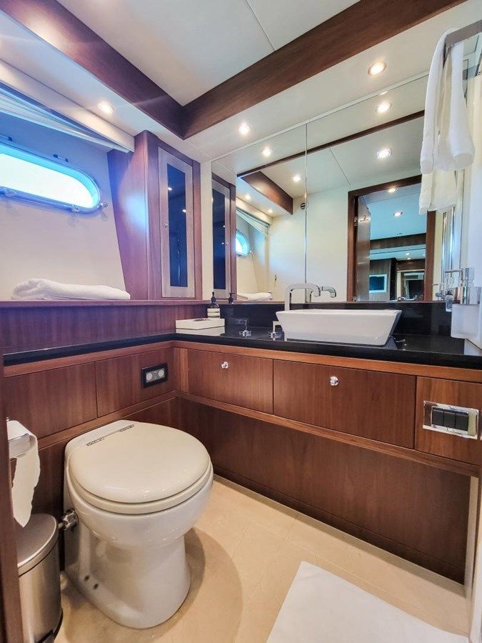 Buy a yacht Sunseeker 86 Yacht Sunseeker 86