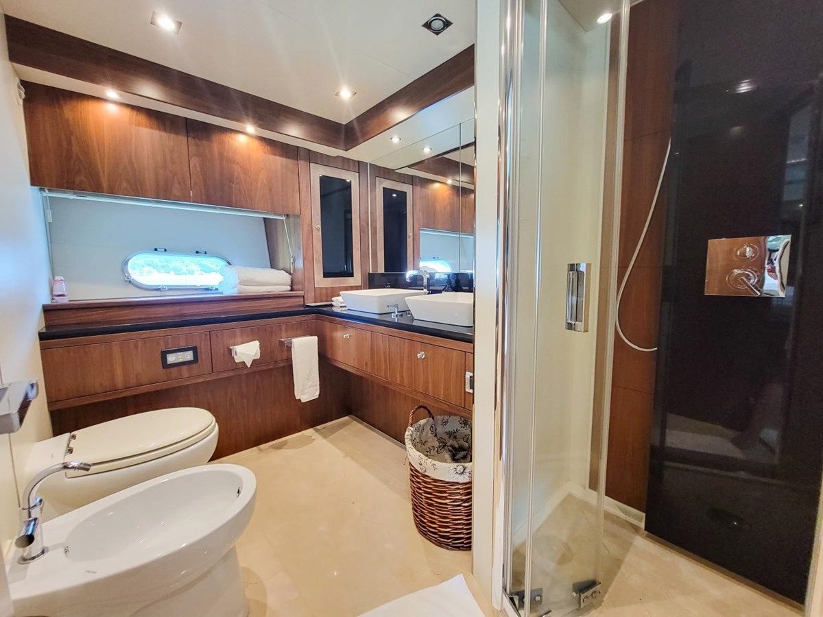 Buy a yacht Sunseeker 86 Yacht - Sunseeker