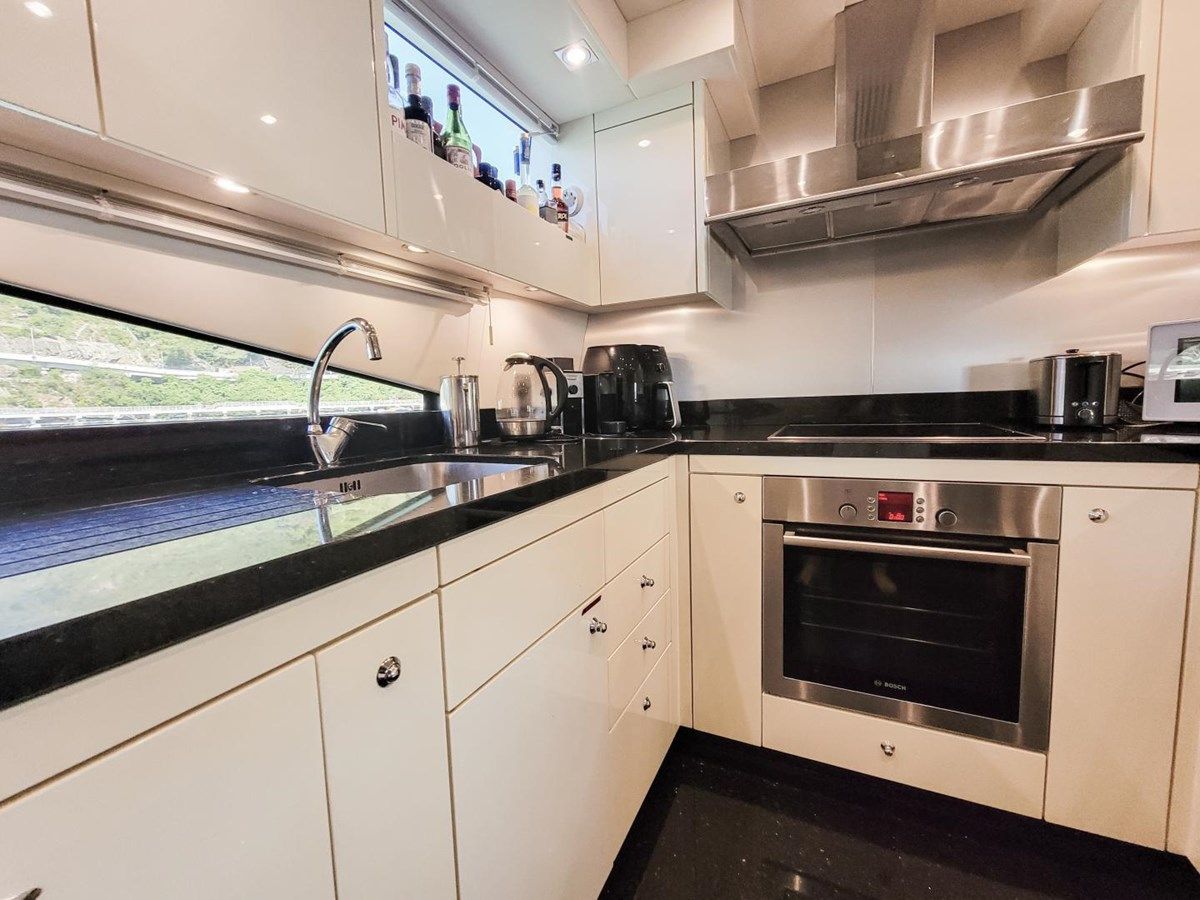 Buy a Sunseeker 86 Yacht Sunseeker 86 at Shestakov Yacht Sales