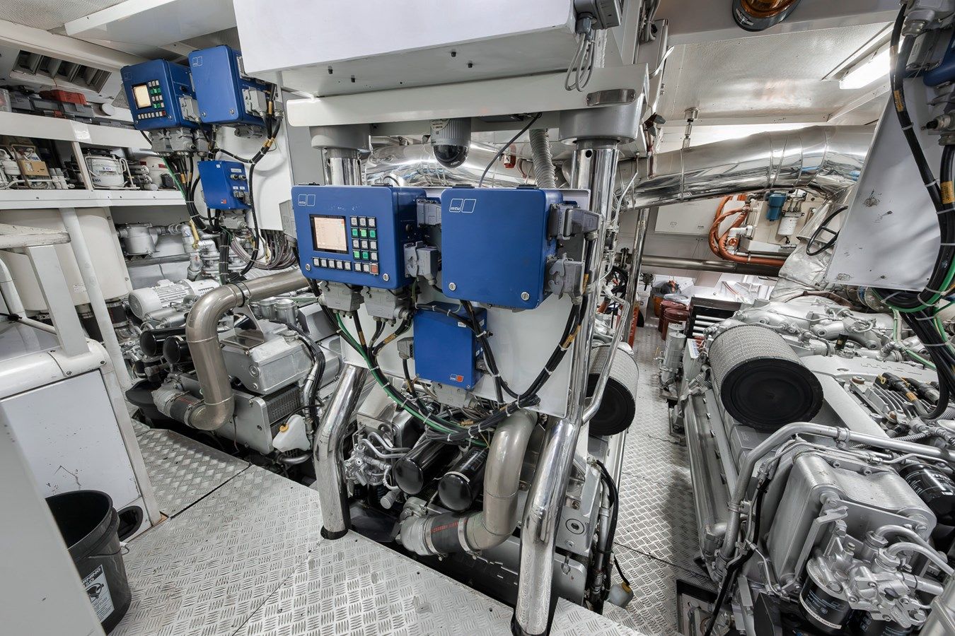 Купить яхту U Wish 101 в Shestakov Yacht Sales