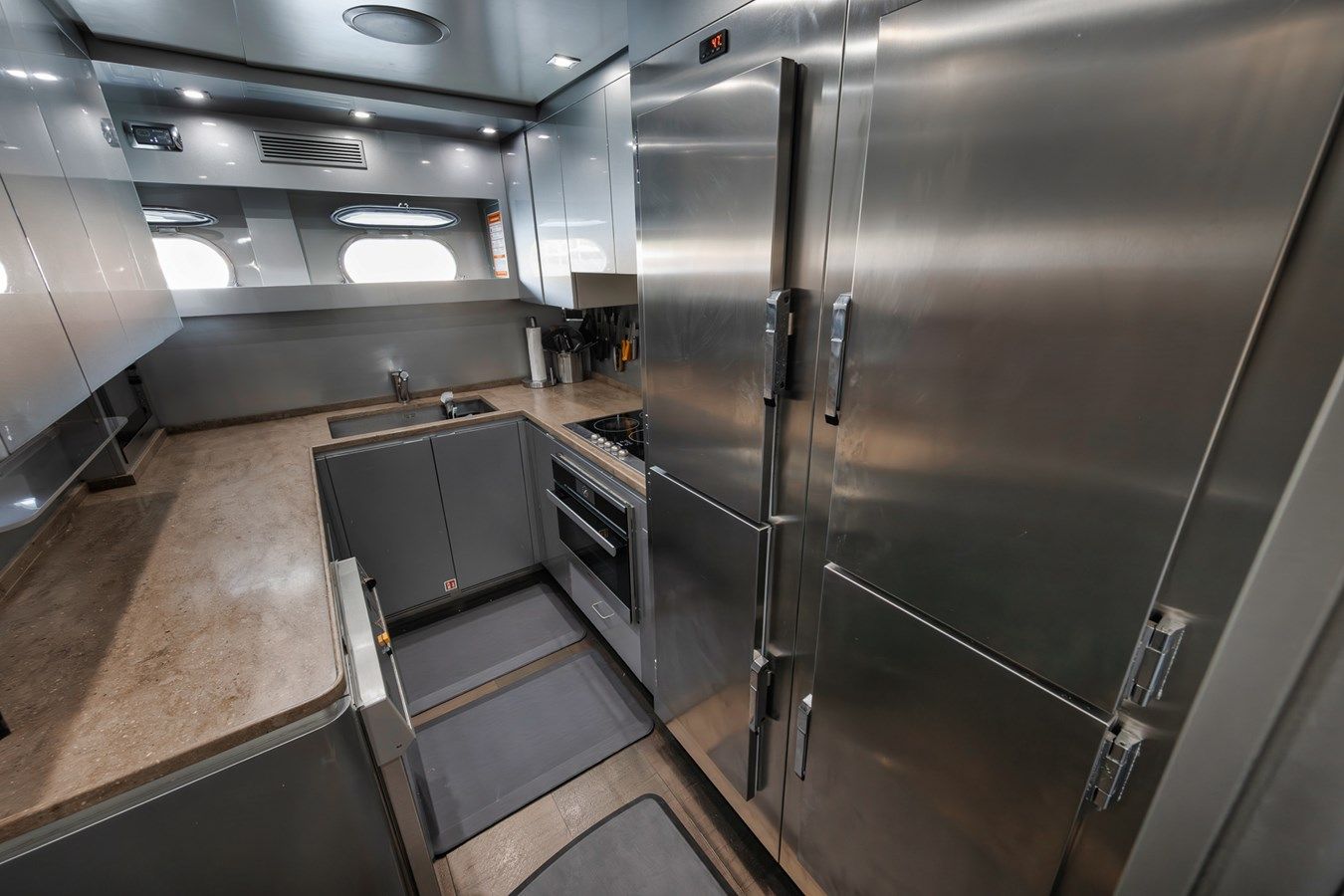 Стоимость яхты U Wish - ARNO LEOPARD