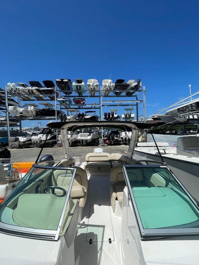 Buy a yacht Regal 260BX
