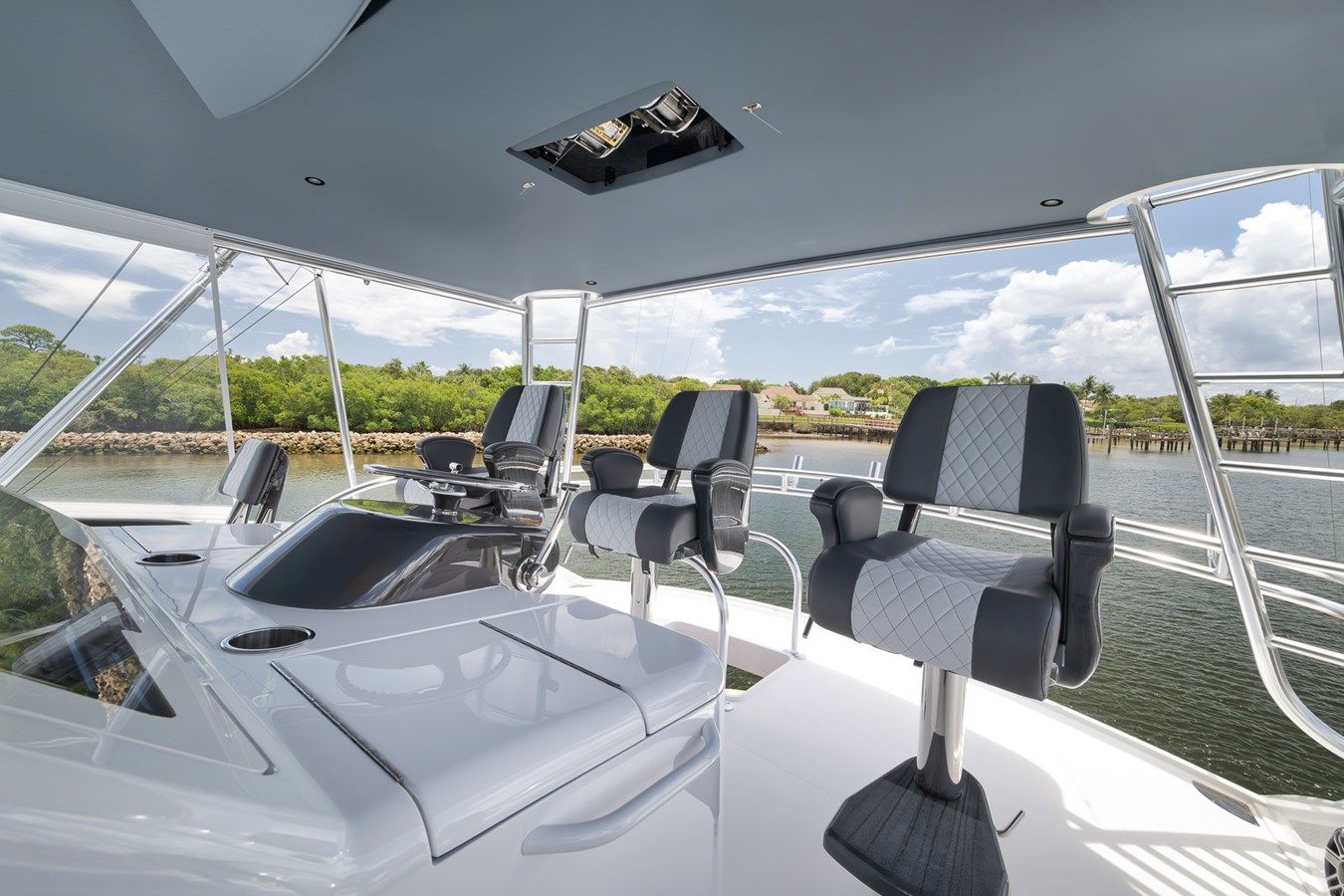 Купить яхту LADY SURFBUM в Shestakov Yacht Sales