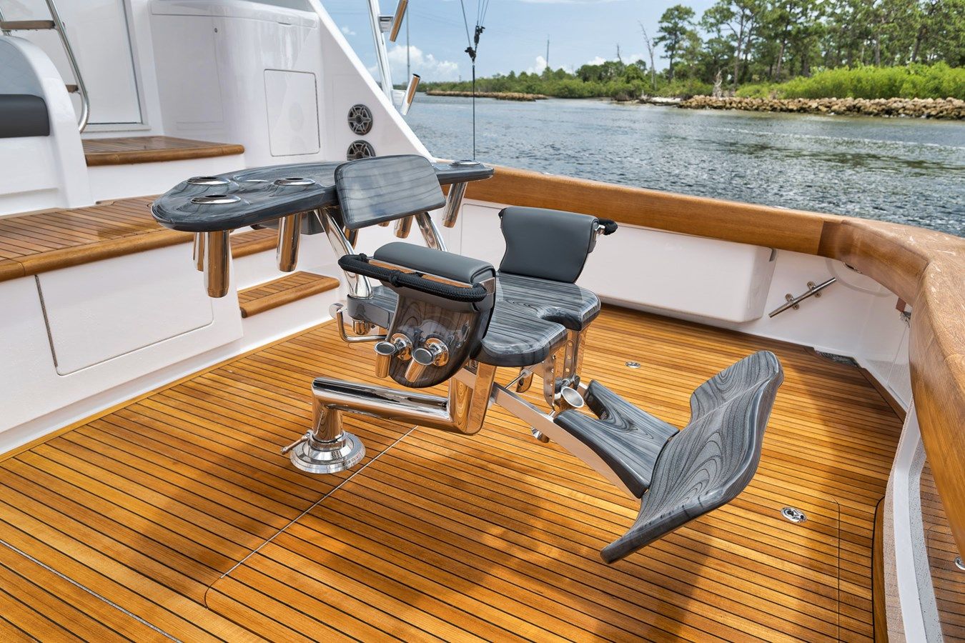 Стоимость яхты LADY SURFBUM - VIKING