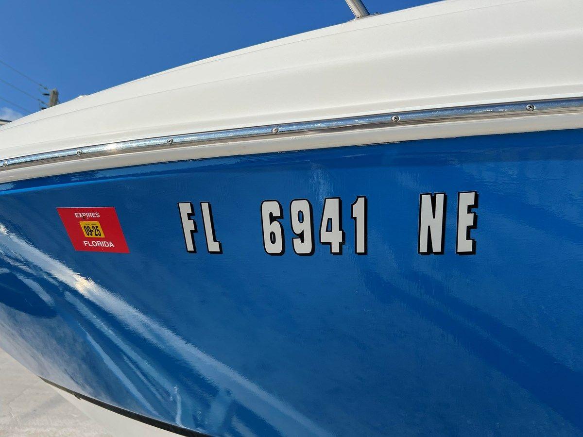 Regal 2665 Commodore