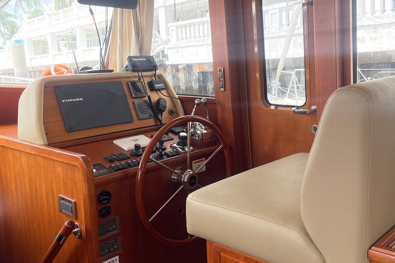 Buy a yacht Grand Banks 43 Heritage EU - GRAND BANKS MARINE