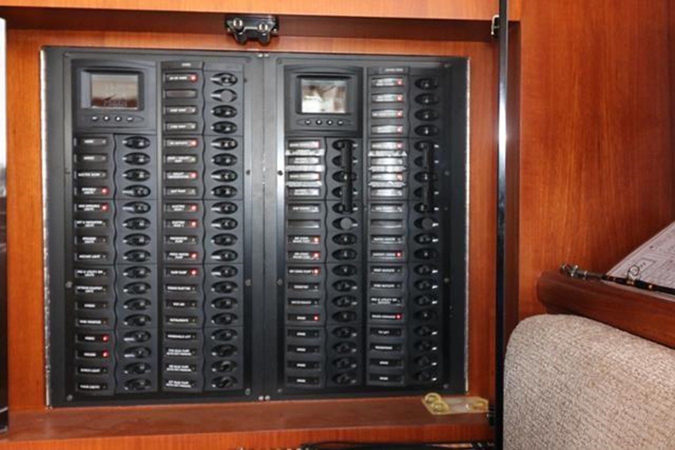 the best price on Grand Banks 43 Heritage EU - GRAND BANKS MARINE