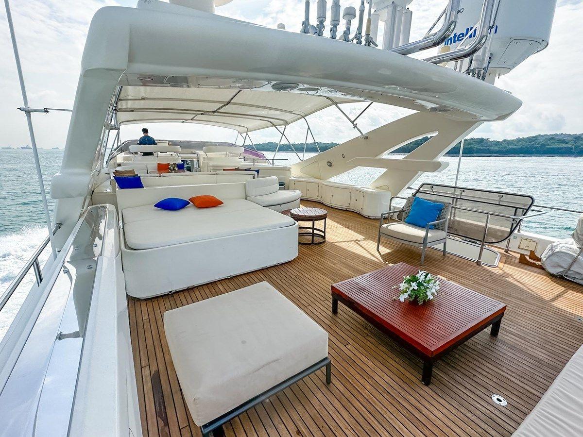 Custom Line 112 yacht sale