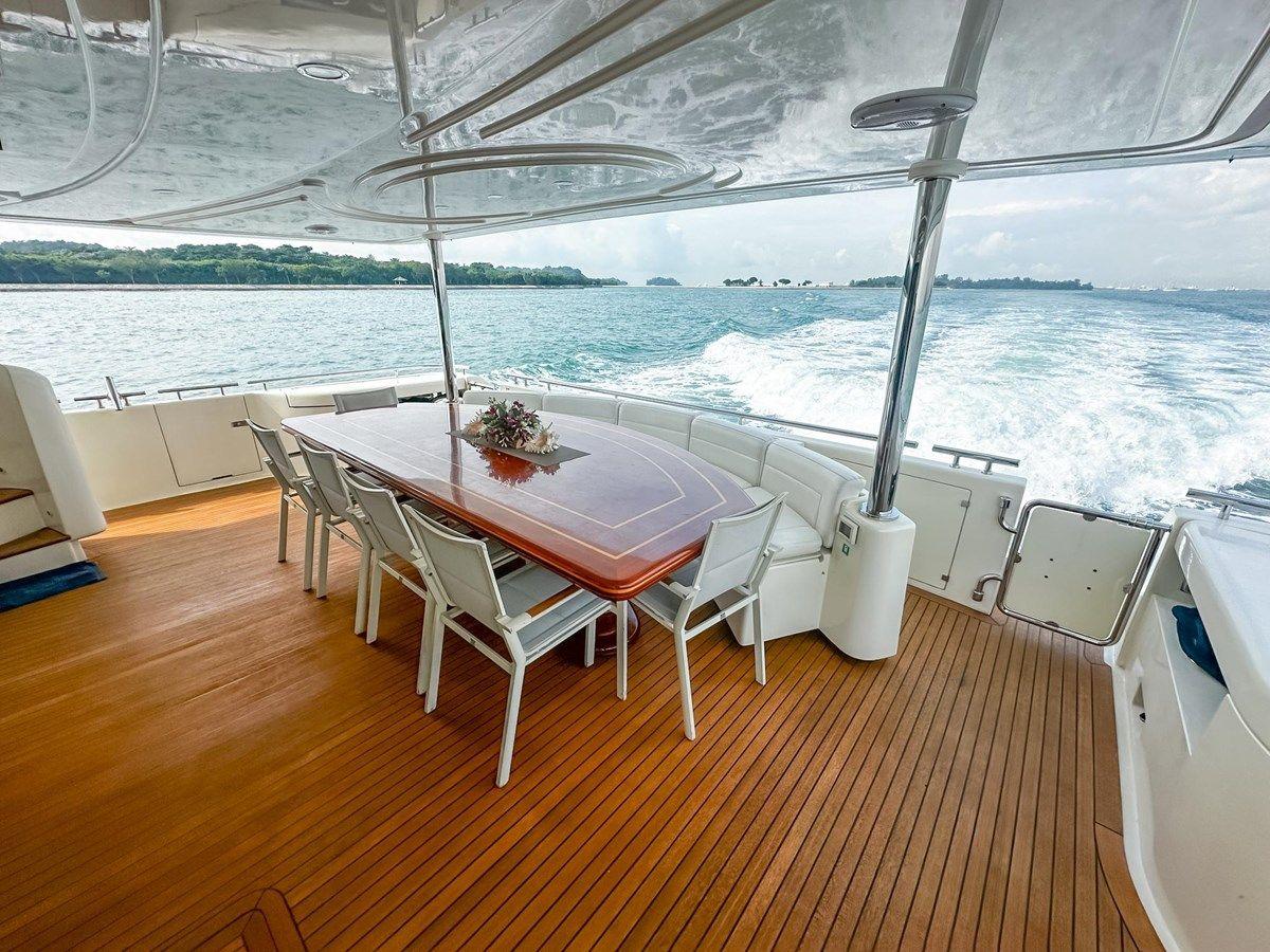 best yacht sales deals Custom Line 112 2005