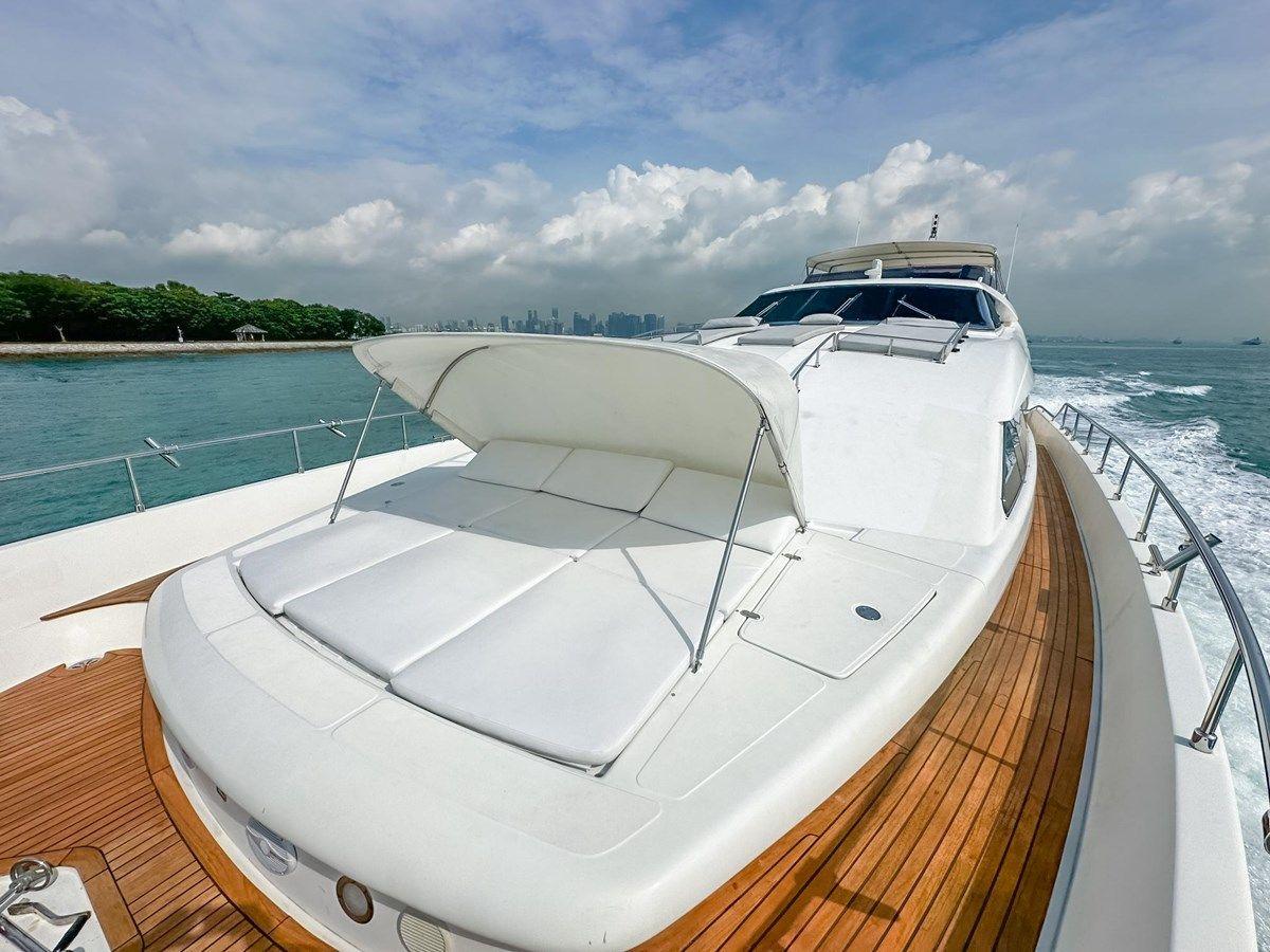 Buy a yacht Custom Line 112 - FERRETTI CUSTOM LINE