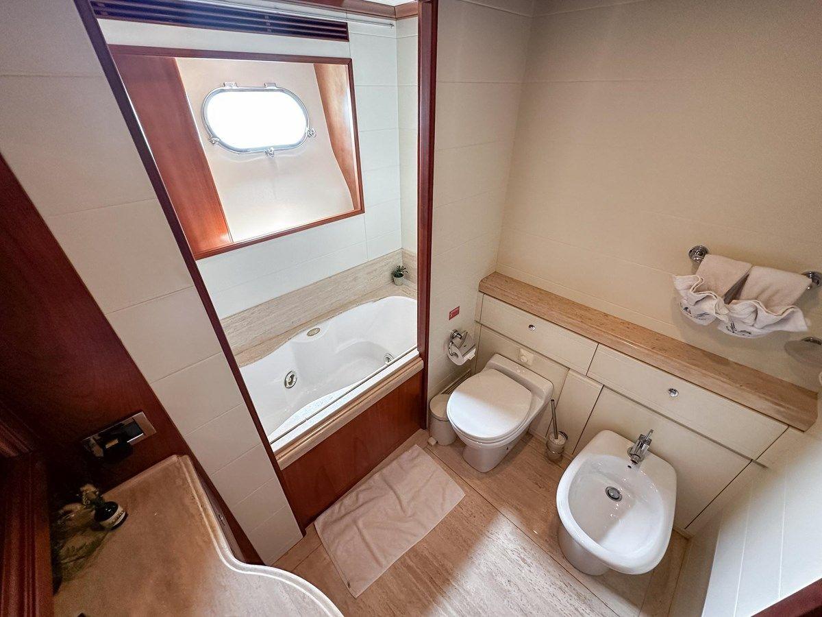 best yacht sales deals Custom Line 112