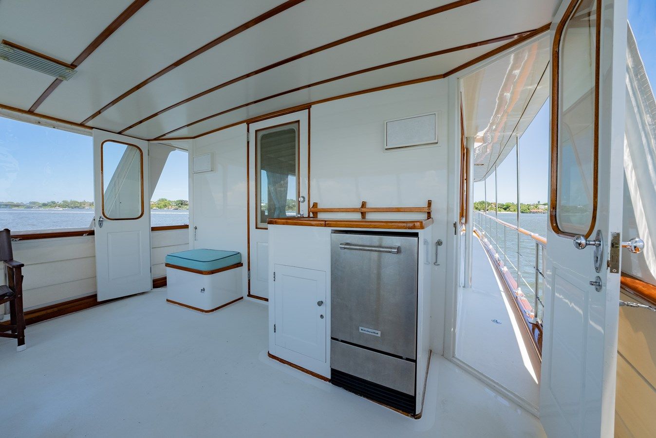 best yacht sales deals ABSOLUTE Houseboat