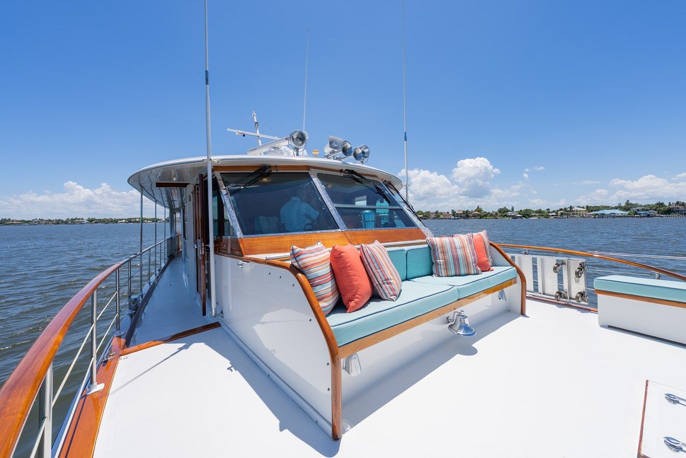 the best price on ABSOLUTE - TRUMPY