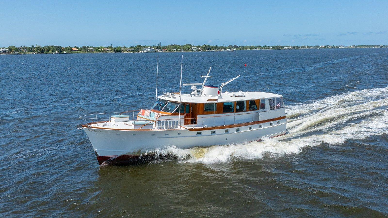 Buy a yacht ABSOLUTE 62
