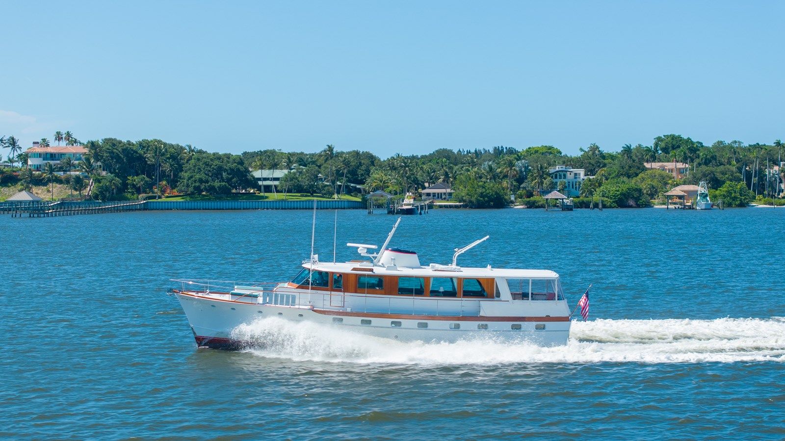 Купить яхту ABSOLUTE 62 в Shestakov Yacht Sales