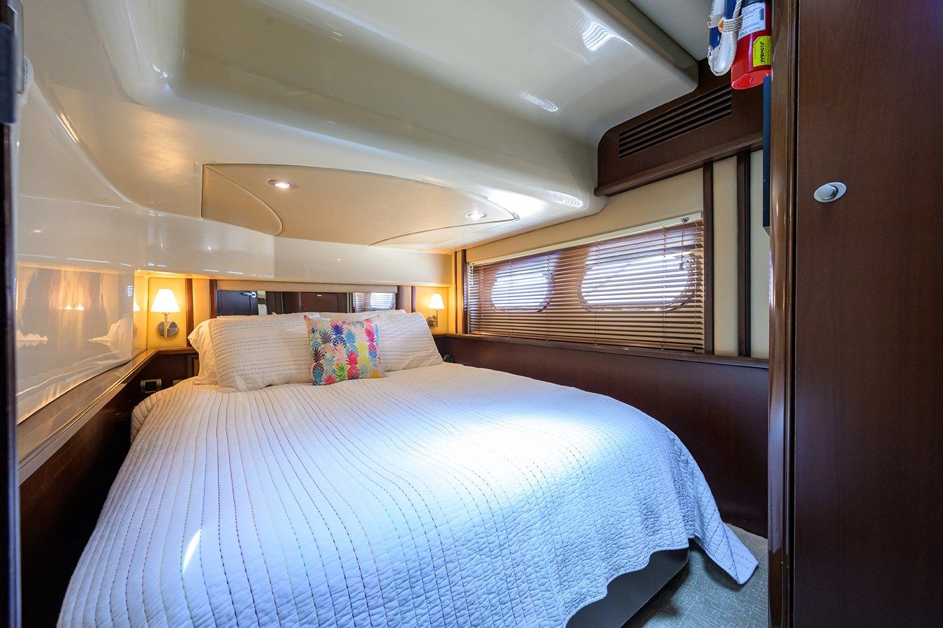 Buy a yacht YES DEAR 5052 Sedan Bridge