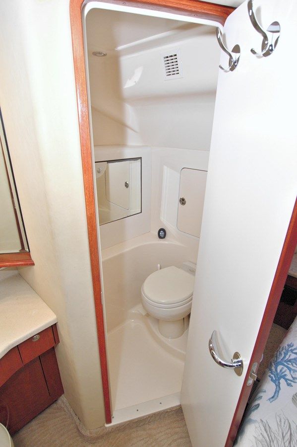 Стоимость яхты You, Me and the Sea 2003