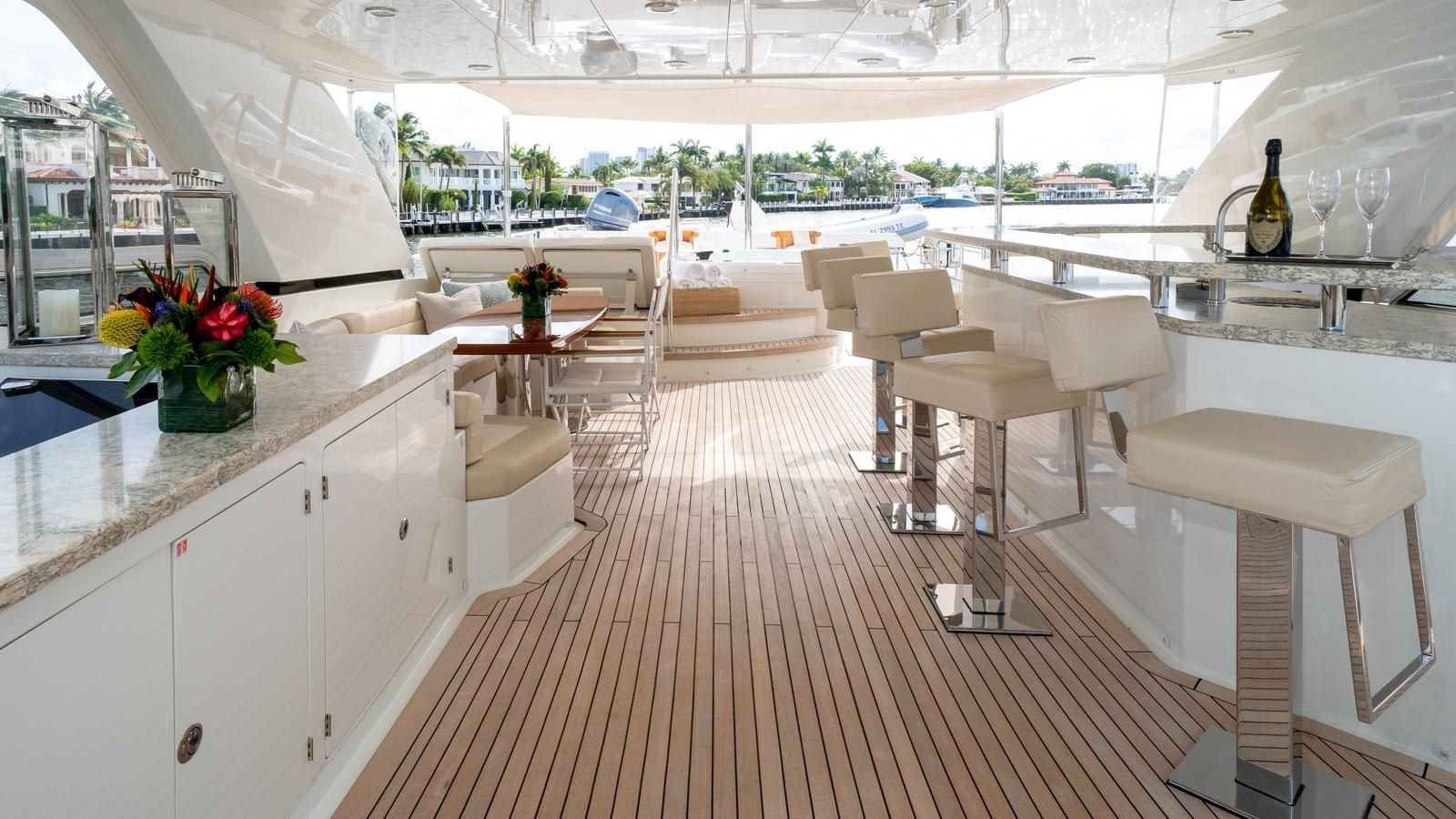 the best price on IRIDESCENCE 100