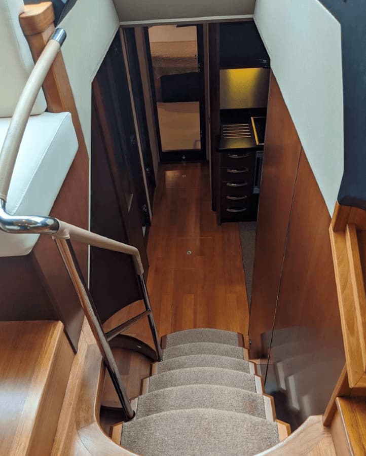 Лучшая цена на PRINCESS V65 SPORT YACHT 66