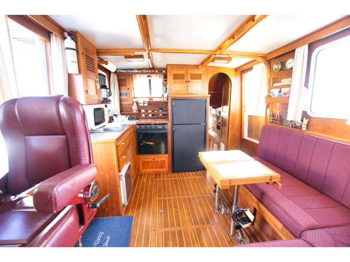 the best price on Funky Monkey - MONK