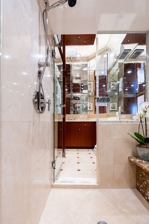 the best price on GRIFFIN 2013