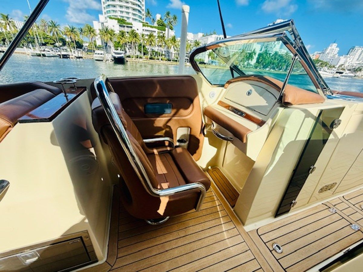 Buy a - - Chris-Craft at Shestakov Yacht Sales
